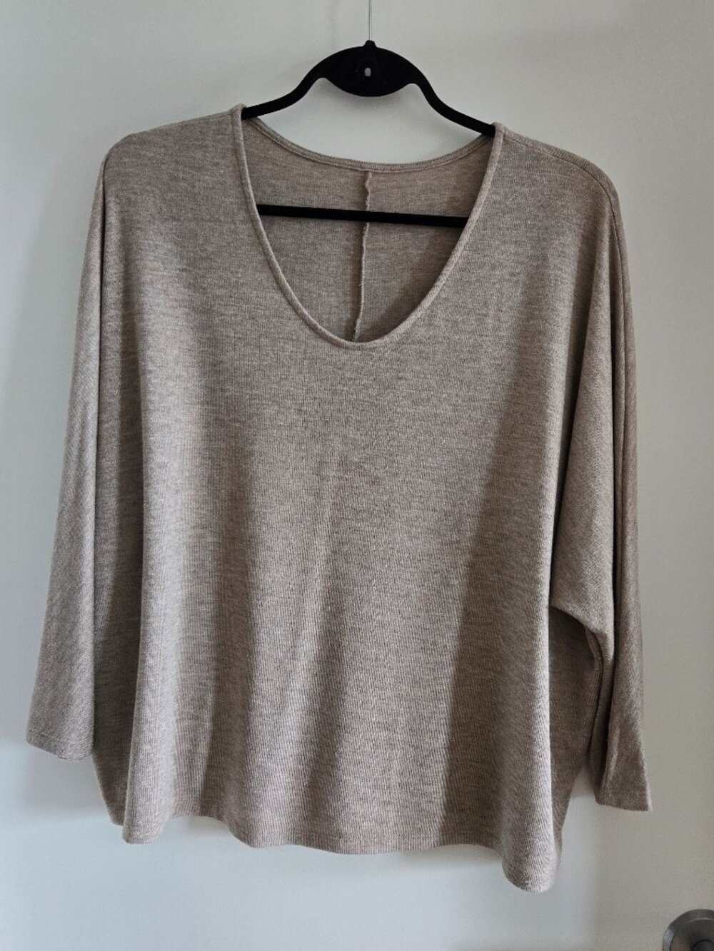 Ricki's Taupe Dolman Sleeve Sweater – Fits M/L